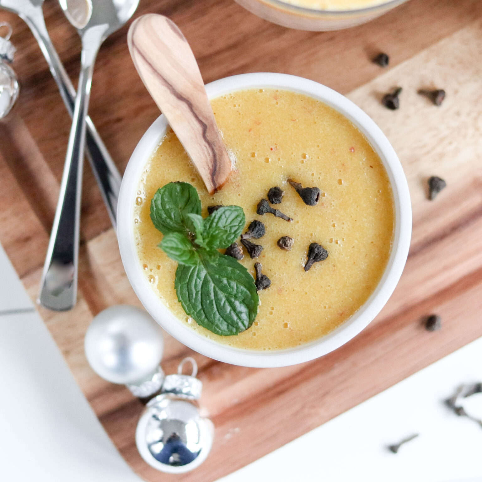 Weihnachtlicher Grießbrei mit Orangentopping - Healthy Habit